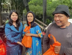 Warga Panglima Polim Terima Bantuan Sembako dari BRI