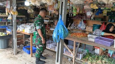 Harga Sembako di Pebayuran Terpantau Stabil, Babinsa Lakukan Monitoring Rutin