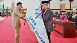 Gubernur Sulsel Lepas Kontingen Pesparawi: Papua Adalah Rumah Kedua Bagi Suku Bugis-Makassar