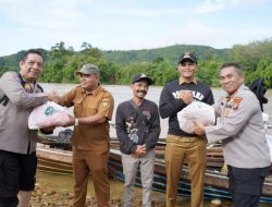 Polda Riau Gelar Green Policing – 17 Desa Terima Sembako & Pemeriksaan Kesehatan