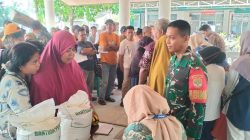 Babinsa Koramil 01/Tambun Turun Langsung Kawal Kegiatan yang Diserbu Ribuan Warga