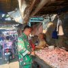 Demi Masyarakat, Babinsa Kedungwaringin Turun Langsung Cek Ketersediaan Bahan Pokok