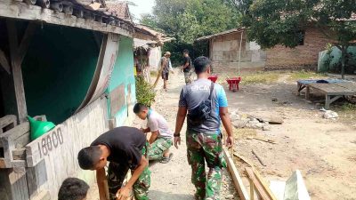 Hari Ke-5 Warga Desa Wibawamulya Gembira, Jalan Lingkungan Dibangun Satgas TMMD Ke-129
